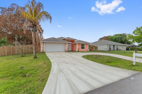 Villa ou maison à vendre à Port St. Lucie, Floride: 3 chambres, 241.08 m2 № 2190859 - photo 3