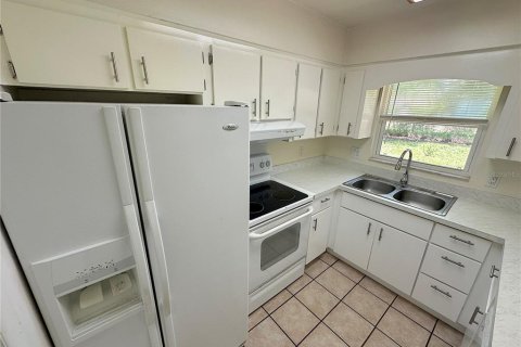 House in Gainesville, Florida 3 bedrooms, 111.11 sq.m. № 2117845 - photo 4
