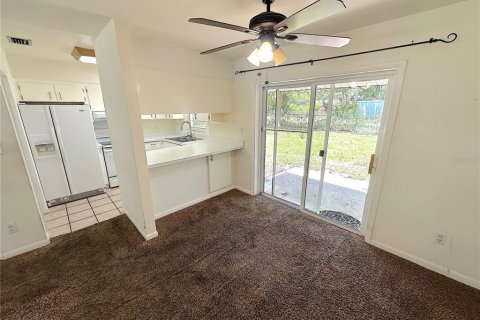 House in Gainesville, Florida 3 bedrooms, 111.11 sq.m. № 2117845 - photo 3