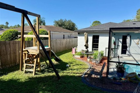 House in Valrico, Florida 4 bedrooms, 180.79 sq.m. № 2430960 - photo 23