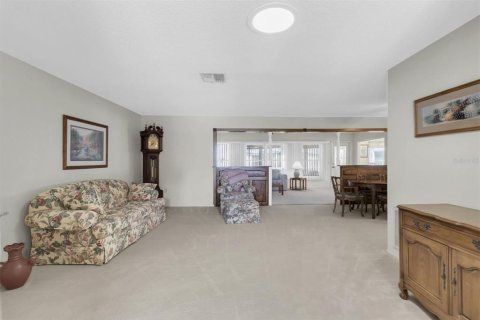 House in New Port Richey, Florida 2 bedrooms, 152.92 sq.m. № 1847926 - photo 6