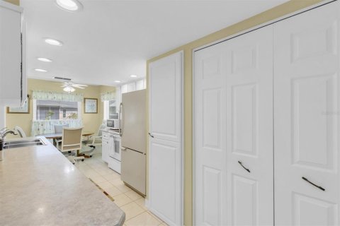 House in New Port Richey, Florida 2 bedrooms, 152.92 sq.m. № 1847926 - photo 14