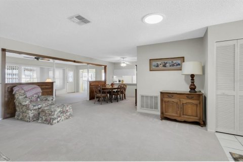 House in New Port Richey, Florida 2 bedrooms, 152.92 sq.m. № 1847926 - photo 7