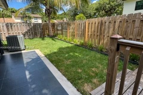 Townhouse in Miami, Florida 3 bedrooms, 109.9 sq.m. № 1891145 - photo 8