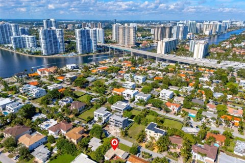Купить виллу или дом в Санни-Айлс-Бич, Флорида 2 спальни, 130.06м2, № 2082624 - фото 14