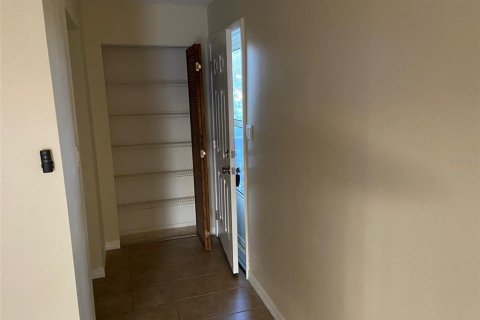 Copropriété à louer à New Port Richey, Floride: 2 chambres, 91.97 m2 № 1886842 - photo 3