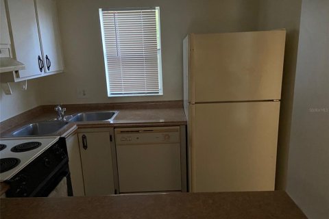 Copropriété à louer à New Port Richey, Floride: 2 chambres, 91.97 m2 № 1886842 - photo 4