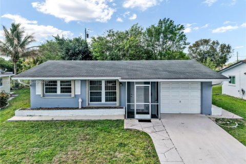 Дом в Тамарак, Флорида 2 спальни, 103.86м2 № 2045591