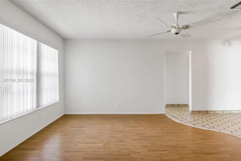 Casa en alquiler en Tamarac, Florida, 2 dormitorios, 103.86 m2 № 2045591 - foto 7