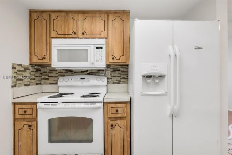 Casa en alquiler en Tamarac, Florida, 2 dormitorios, 103.86 m2 № 2045591 - foto 25