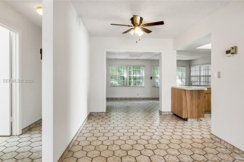 Casa en alquiler en Tamarac, Florida, 2 dormitorios, 103.86 m2 № 2045591 - foto 13