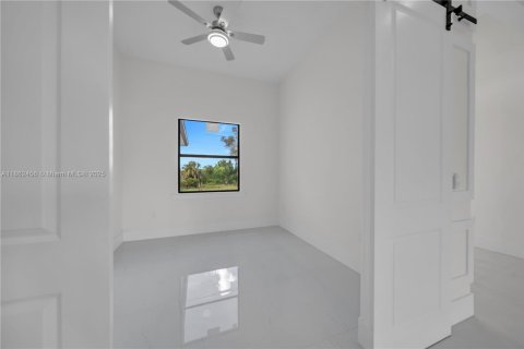 House in Lehigh Acres, Florida 3 bedrooms № 1891227 - photo 15