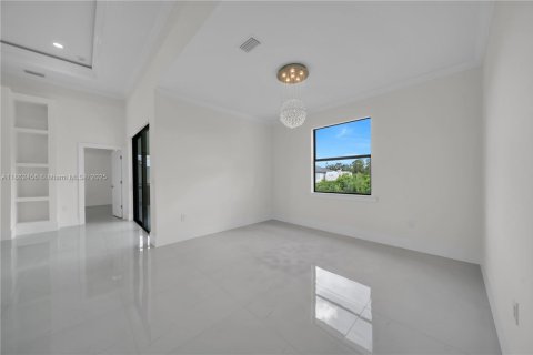 House in Lehigh Acres, Florida 3 bedrooms № 1891227 - photo 11