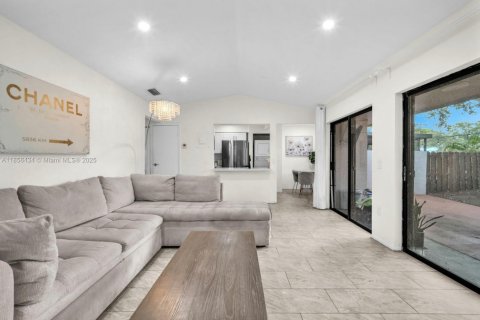 Townhouse in Pembroke Pines, Florida 2 bedrooms, 87.05 sq.m. № 1889189 - photo 7