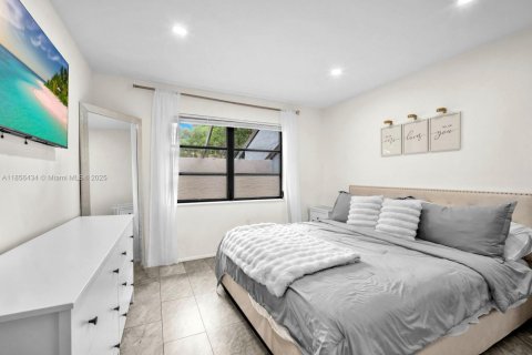 Townhouse in Pembroke Pines, Florida 2 bedrooms, 87.05 sq.m. № 1889189 - photo 16