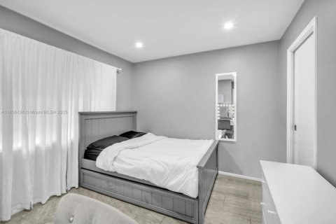 Townhouse in Pembroke Pines, Florida 2 bedrooms, 87.05 sq.m. № 1889189 - photo 19