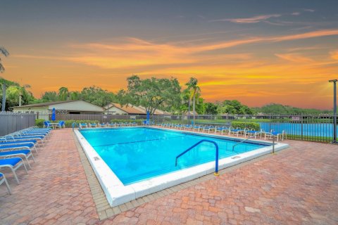 Townhouse in Pembroke Pines, Florida 2 bedrooms, 87.05 sq.m. № 1889189 - photo 27