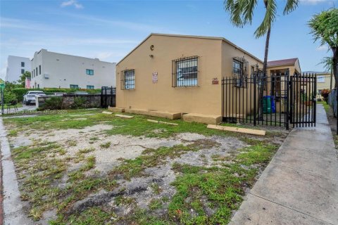 Immobilier commercial à vendre à Miami, Floride: 333.7 m2 № 1922030 - photo 7