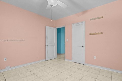 Immobilier commercial à vendre à Miami, Floride: 333.7 m2 № 1922030 - photo 17