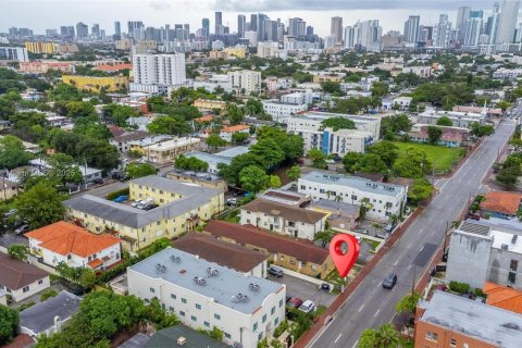 Immobilier commercial à vendre à Miami, Floride: 333.7 m2 № 1922030 - photo 1