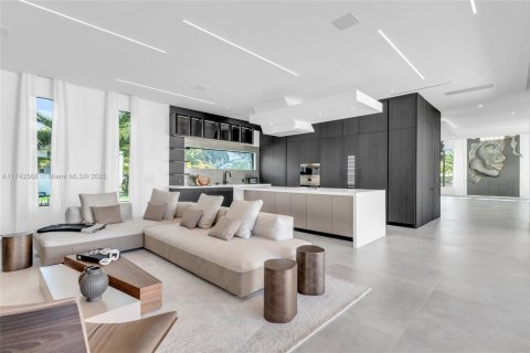 Купить виллу или дом в Майами, Флорида 5 спален, 522.11м2, № 1859867 - фото 17