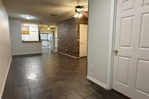 Touwnhouse à louer à Riverview, Floride: 3 chambres, 131.18 m2 № 2399226 - photo 2