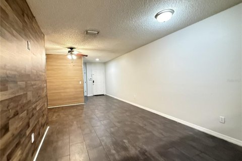 Touwnhouse à louer à Riverview, Floride: 3 chambres, 131.18 m2 № 2399226 - photo 3