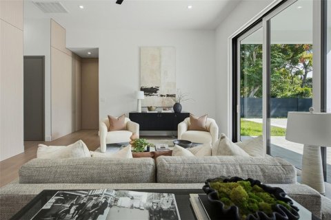 House in Orlando, Florida 4 bedrooms, 295.43 sq.m. № 2413535 - photo 21