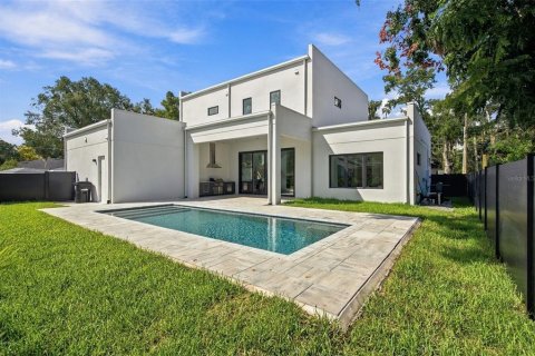 House in Orlando, Florida 4 bedrooms, 295.43 sq.m. № 2413535 - photo 7