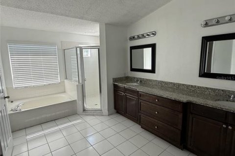 Casa en alquiler en Kissimmee, Florida, 4 dormitorios, 252.04 m2 № 2167762 - foto 9