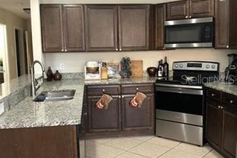 Casa en alquiler en Kissimmee, Florida, 4 dormitorios, 252.04 m2 № 2167762 - foto 5