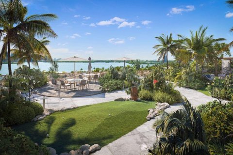 Купить кондоминиум в Норт-Бей-Виллидж, Флорида 2 спальни, 111.76м2, № 2060976 - фото 17