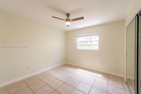 Condo in Miami, Florida, 2 bedrooms  № 1897062 - photo 12