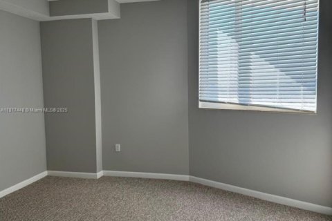 Condo in West Palm Beach, Florida, 1 bedroom  № 1772644 - photo 5