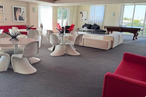 Condo in West Palm Beach, Florida, 1 bedroom  № 1772644 - photo 28