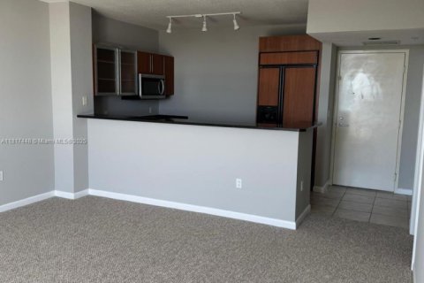 Condo in West Palm Beach, Florida, 1 bedroom  № 1772644 - photo 4