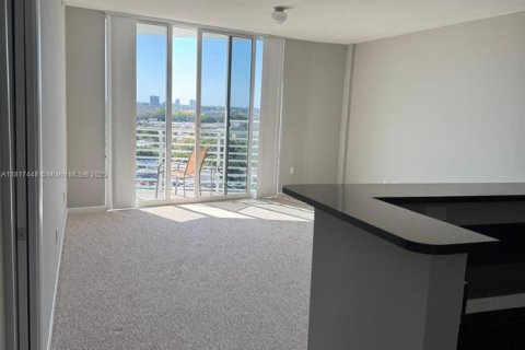 Condo in West Palm Beach, Florida, 1 bedroom  № 1772644 - photo 2