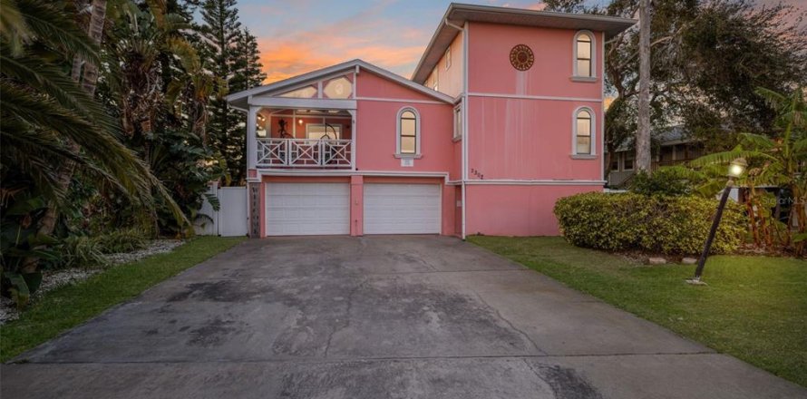Villa ou maison à Indian Rocks Beach, Floride 5 chambres, 225.01 m2 № 2096718