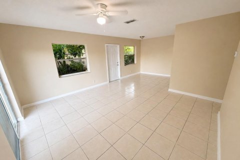 Apartamento en Lauderdale Lakes, Florida 2 dormitorios, 278.71 m2 № 2078660