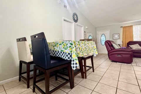 Casa en venta en Palm Bay, Florida, 3 dormitorios, 98.1 m2 № 2272503 - foto 7