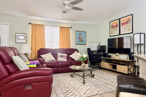 Casa en venta en Palm Bay, Florida, 3 dormitorios, 98.1 m2 № 2272503 - foto 5