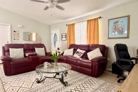 Casa en venta en Palm Bay, Florida, 3 dormitorios, 98.1 m2 № 2272503 - foto 4