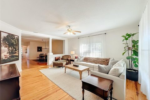 House in Orlando, Florida 3 bedrooms, 165.74 sq.m. № 2103105 - photo 4