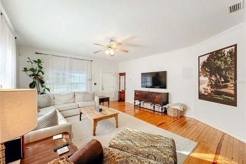 House in Orlando, Florida 3 bedrooms, 165.74 sq.m. № 2103105 - photo 5