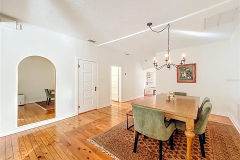House in Orlando, Florida 3 bedrooms, 165.74 sq.m. № 2103105 - photo 6