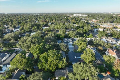 House in Orlando, Florida 3 bedrooms, 165.74 sq.m. № 2103105 - photo 24