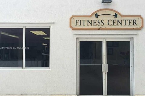 Condo in Sunny Isles Beach, Florida  № 2041032 - photo 18