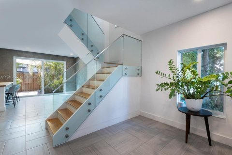 Townhouse in Doral, Florida 4 bedrooms, 167.97 sq.m. № 1975883 - photo 11