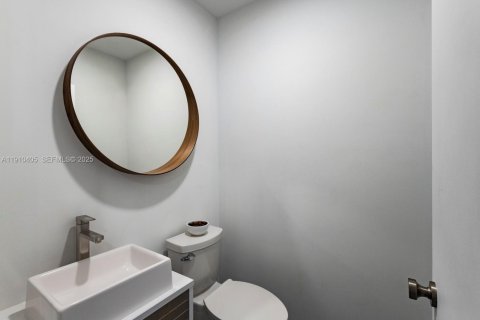 Townhouse in Doral, Florida 4 bedrooms, 167.97 sq.m. № 1975883 - photo 18