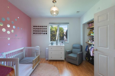 Townhouse in Doral, Florida 4 bedrooms, 167.97 sq.m. № 1975883 - photo 27